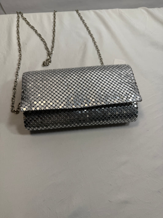 Jessica McClintock Silver Platinum Metal Mesh Evening Bag w/Silver Chain Shoulder Strap.