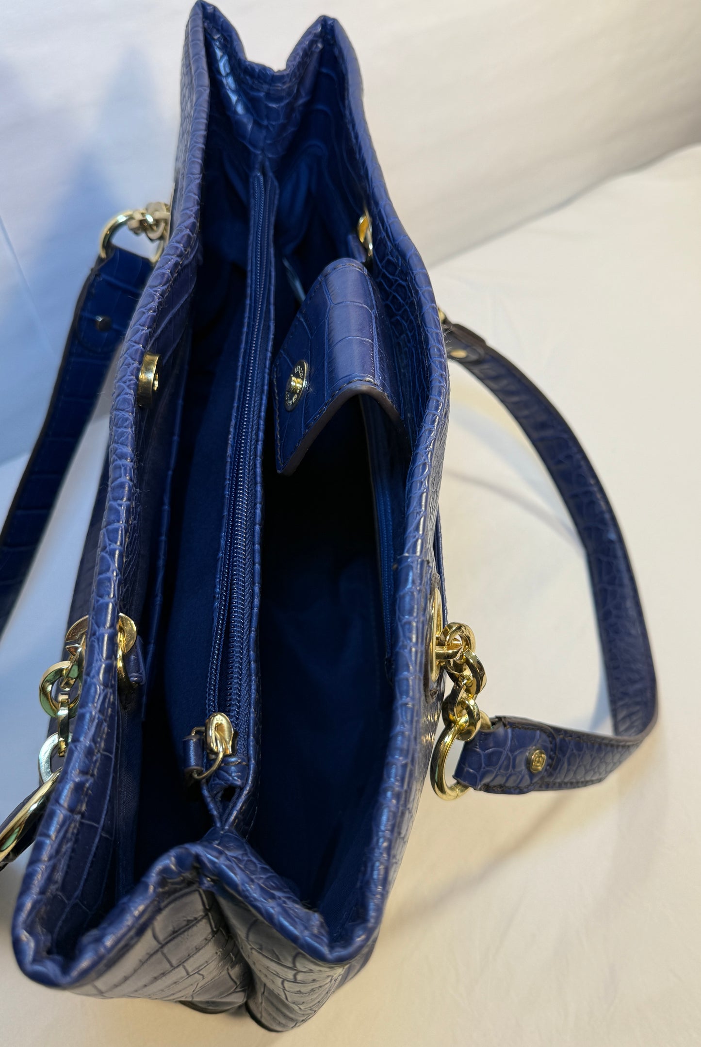 Liz Claiborne Leather Shoulder bag