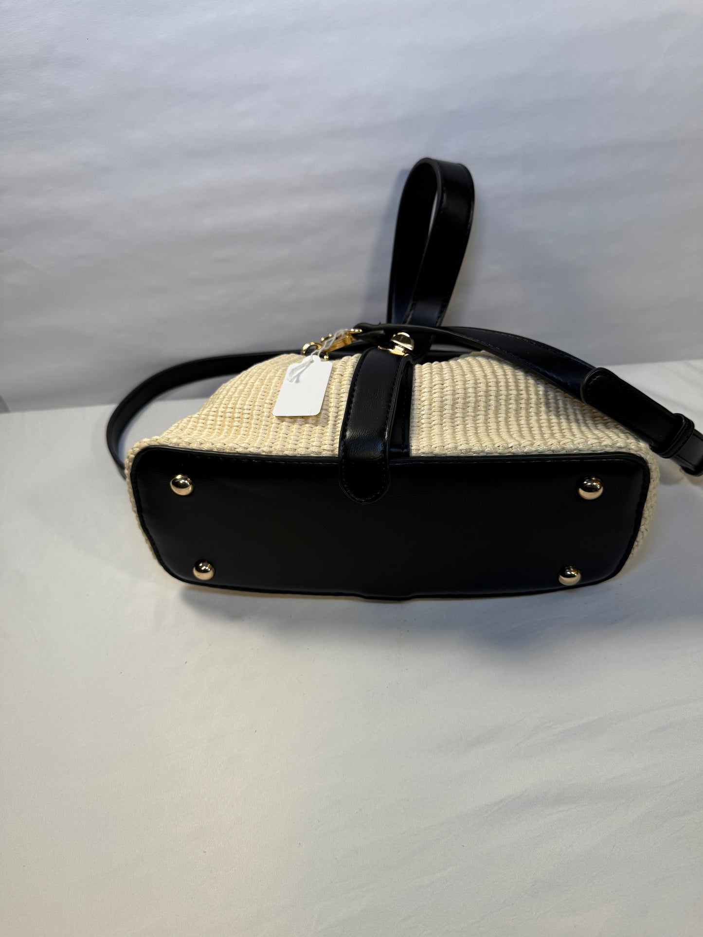 Sandy Twist-Lock Straw Satchel