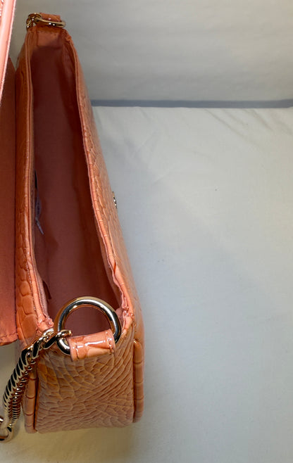 Small Shoulder Croc Purse w/Gold tone Chain Strap