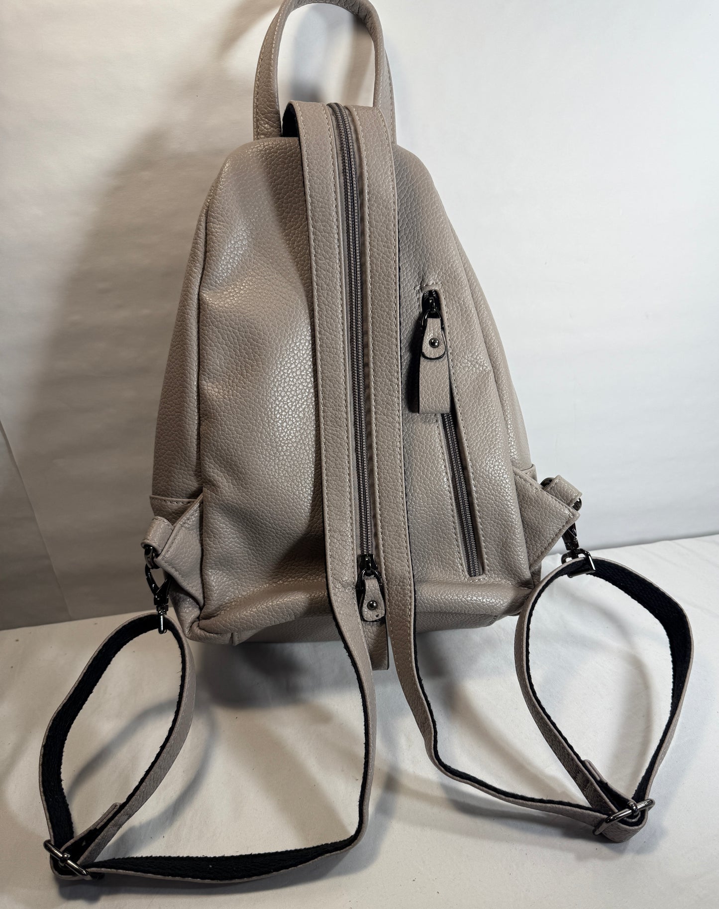 AMELIE GALANTI Adult Leather Backpack