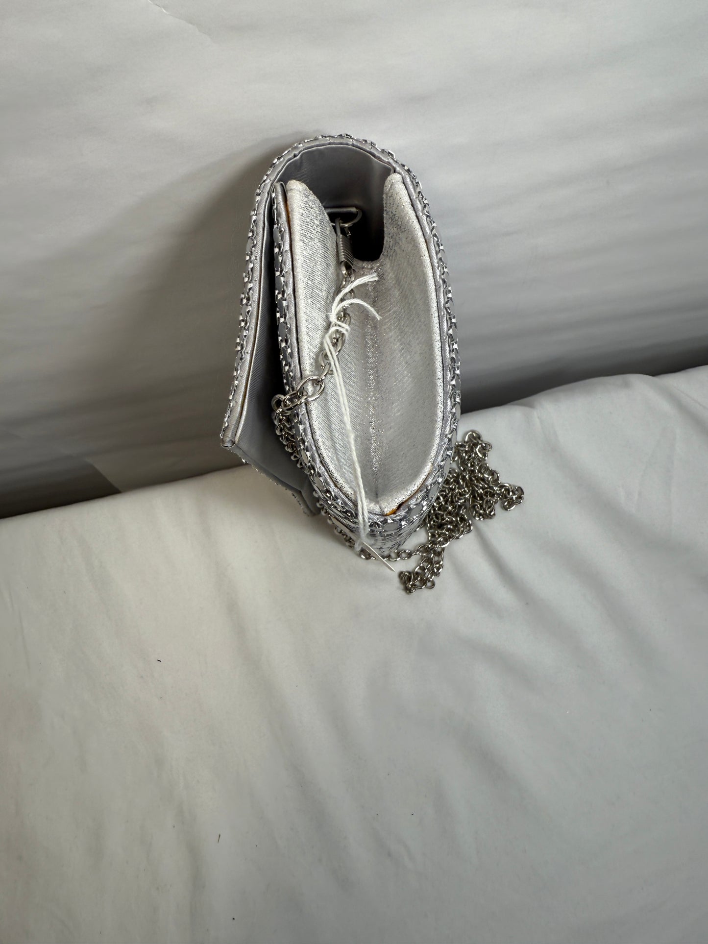 Jessica McClintock Silver Platinum Metal Mesh Evening Bag w/Silver Chain Shoulder Strap.