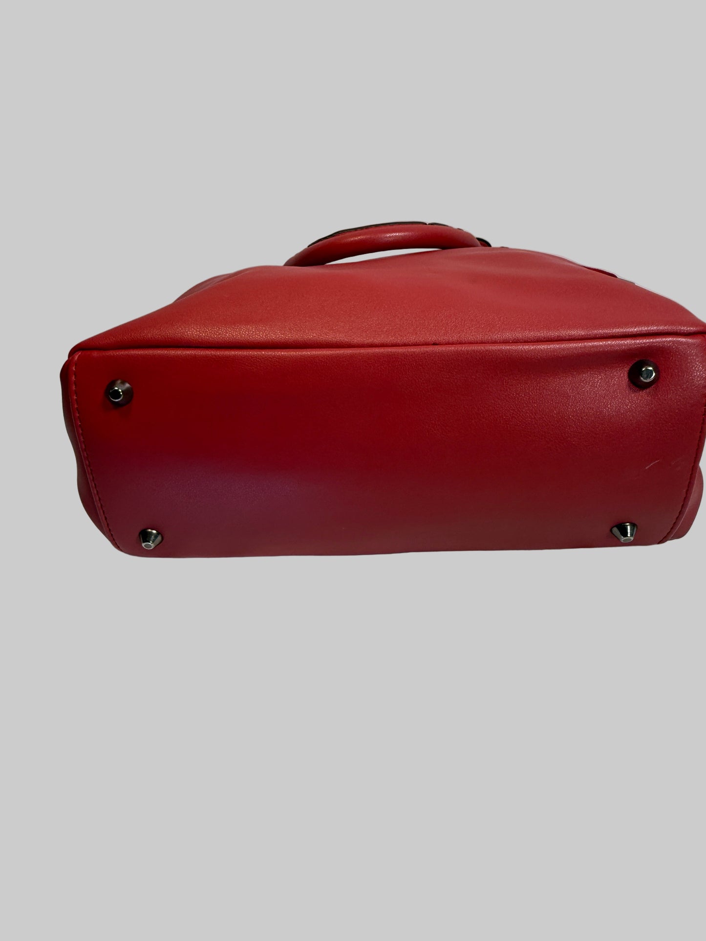 Genuine leather, red handbag, Removable Chain Strap, structured tote. Pre-owned.