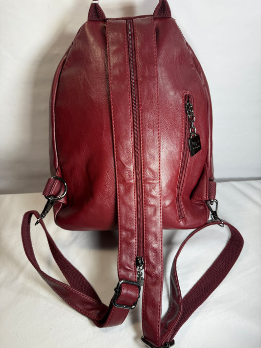 Vintage Leather Backpack w/adjustable straps.