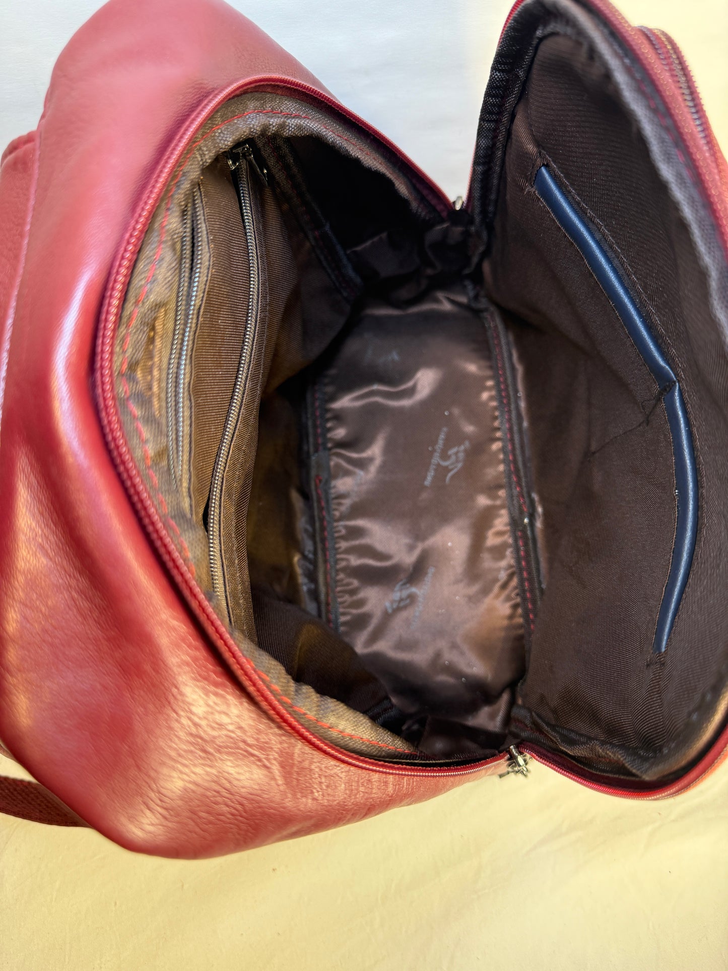 Vintage Leather Backpack w/adjustable straps.