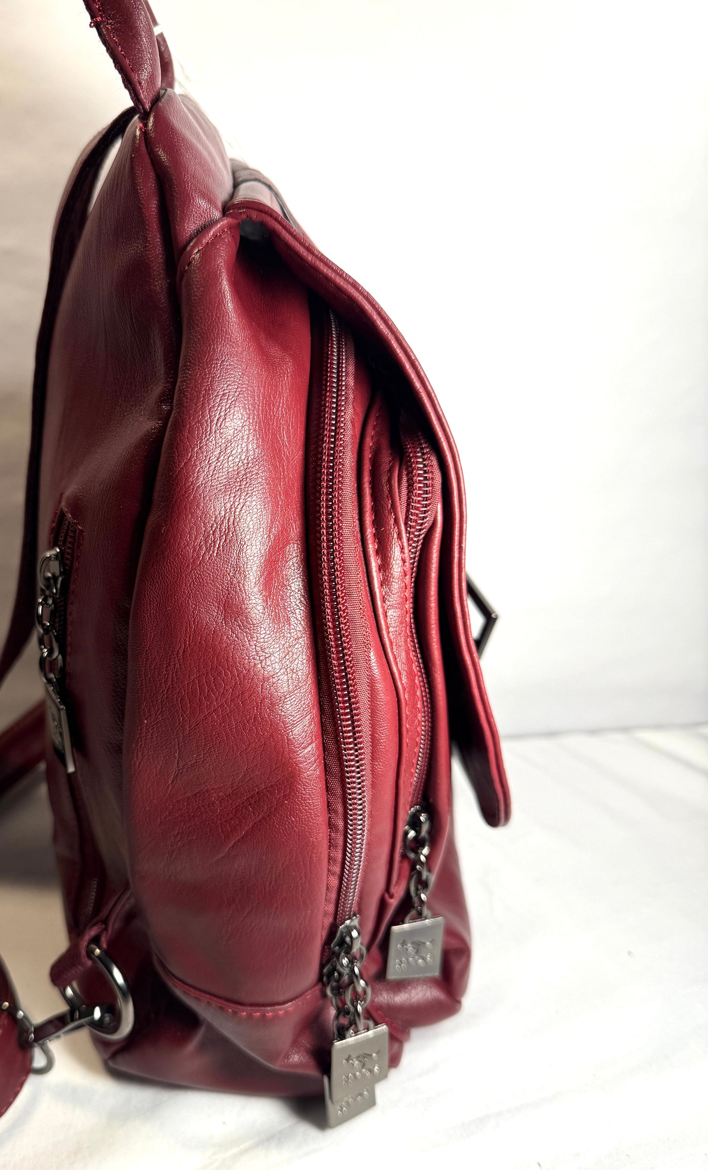 Vintage Leather Backpack w/adjustable straps.