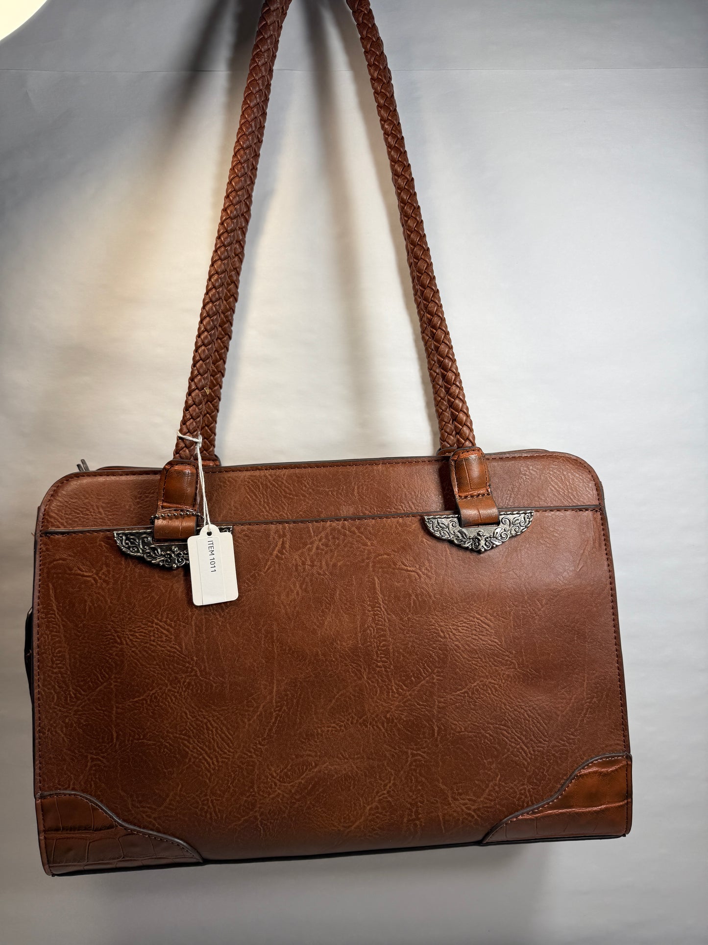 Bueno Large Brown Faux Leather Shoulder/Tote Bag w/Braided Straps..