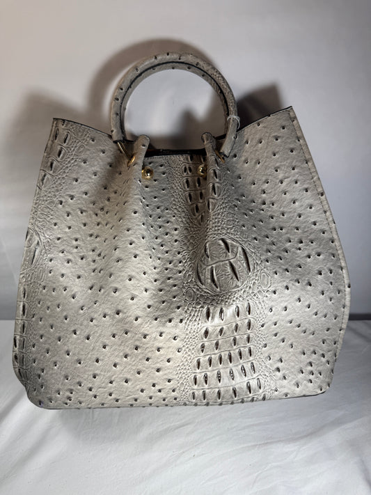 Pre-Owned Faux Leather Croco Print Tote. Handle missing.