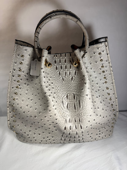 Pre-Owned Faux Leather Croco Print Tote. Handle missing.