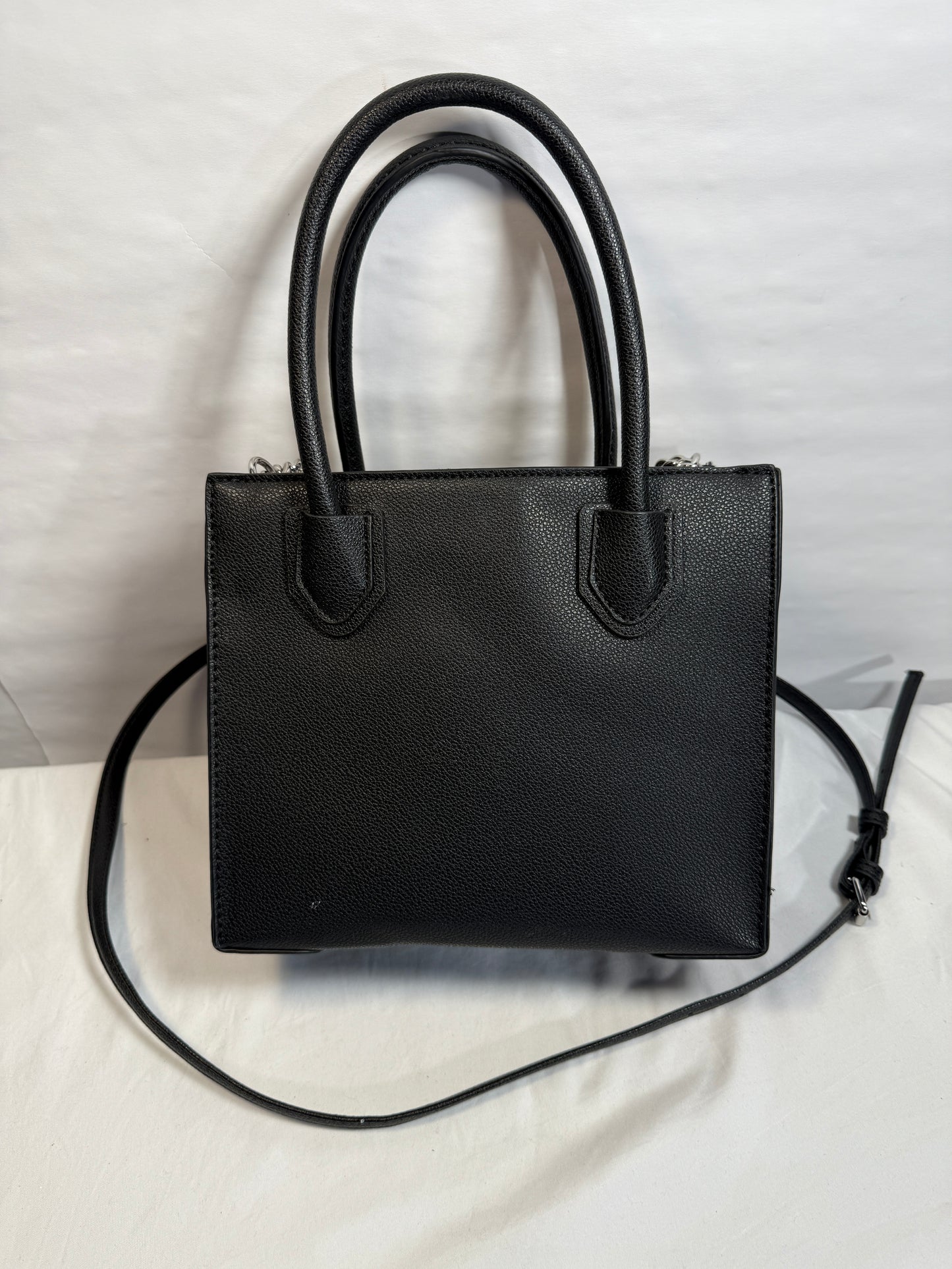 Black W/Gold Accents Nine West Purse Crossbody Handbag Adjustable Straps Zip