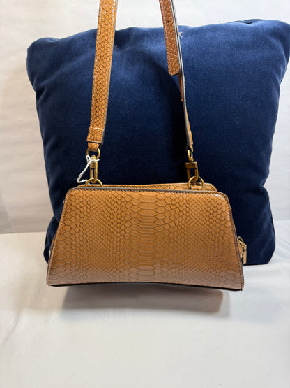 Guess Small Brown Top-Zip Crossbody Sachel Faux Leather Tote/Crossbody Bag