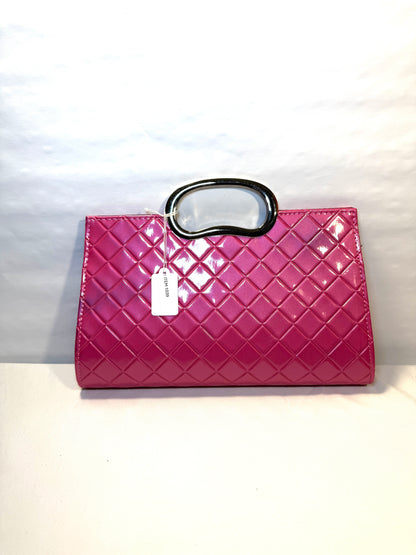 Pre-owned Pink clutch bag leather quilted. Bag has a few blue tinted areas.