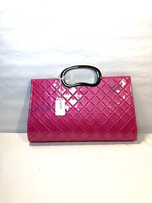 Pre-owned Pink clutch bag leather quilted. Bag has a few blue tinted areas.
