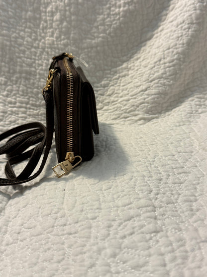 London Fog Fiona Pebble  Zip  Crossbody/Wallet Bag