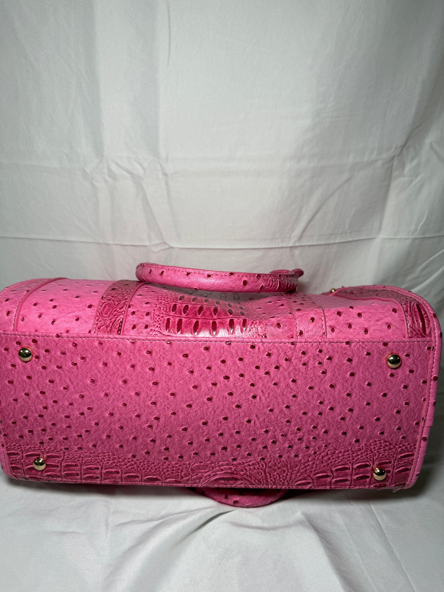 PINK CROC EMBOSSED LEATHER CROSSBODY HANDDBAG W/ ADJUSTABLE STRAP